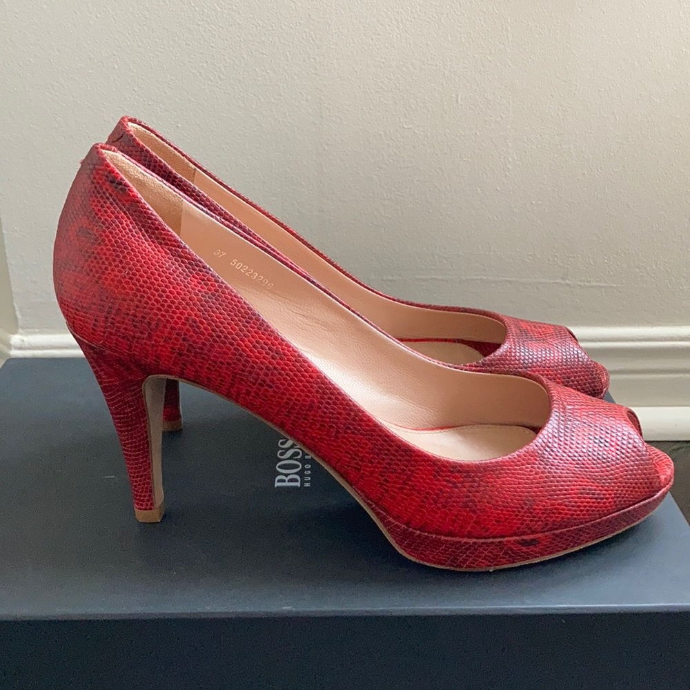 4” Red snake print Hugo Boss peep toes